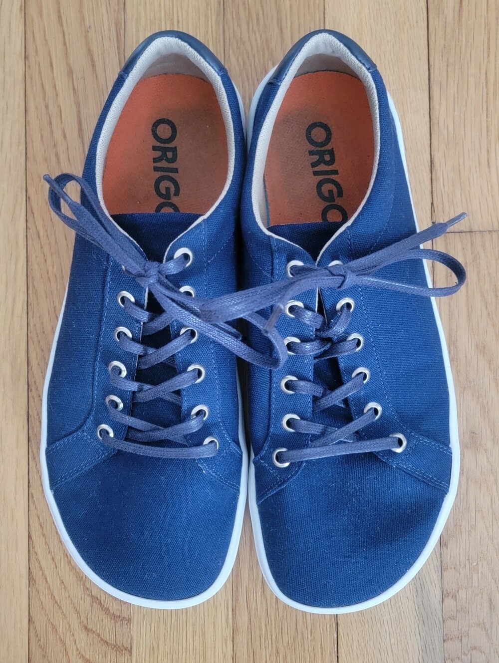 ORIGO navy blue sneakers